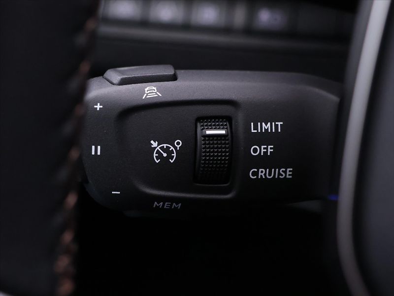Peugeot 3008 GT 1,6 PureTech 133kW Automat - fotka 25 z 46