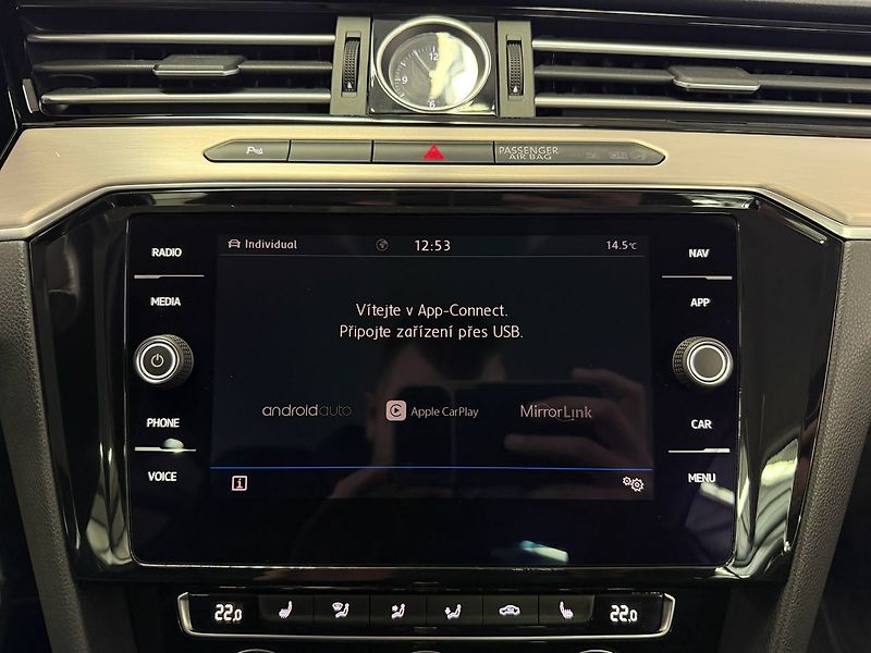 Volkswagen Passat 2.0TSI 200KW DSG 4MOTION R-LIN - fotka 16 z 28