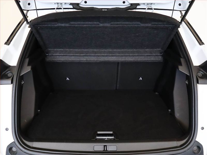 Peugeot 2008 (2021) GT Line 1.2 PureTech, Automat - fotka 12 z 22