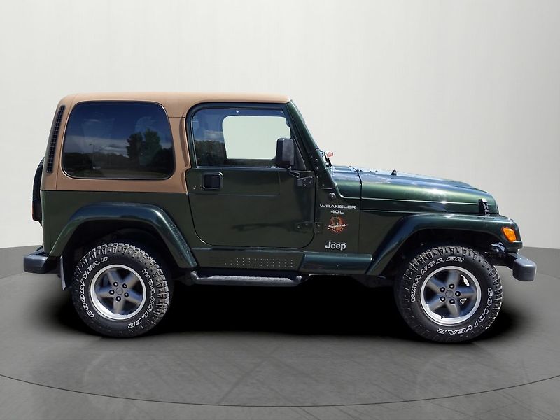 Jeep Wrangler 4.0i SAHARA Serviska - fotka 5 z 37