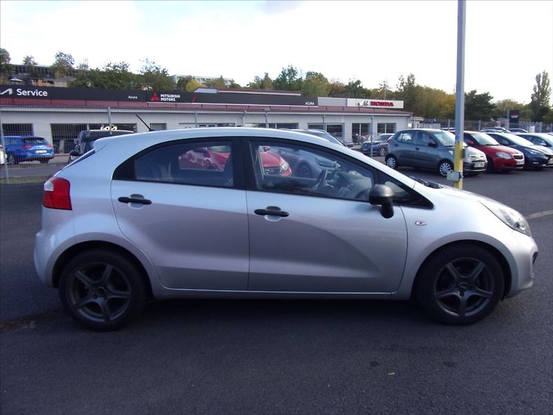 Kia Rio 1,3 CVVT - fotka 2 z 26