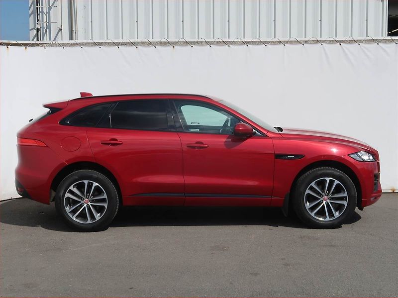 Jaguar F-Pace (2017) 20d AWD, 4X4, Automat - fotka 6 z 22