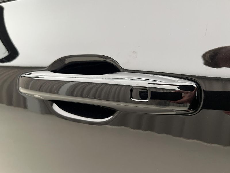 Volvo XC60 T8 AWD ULTRA BLACK RECHARGE CZ - fotka 16 z 50