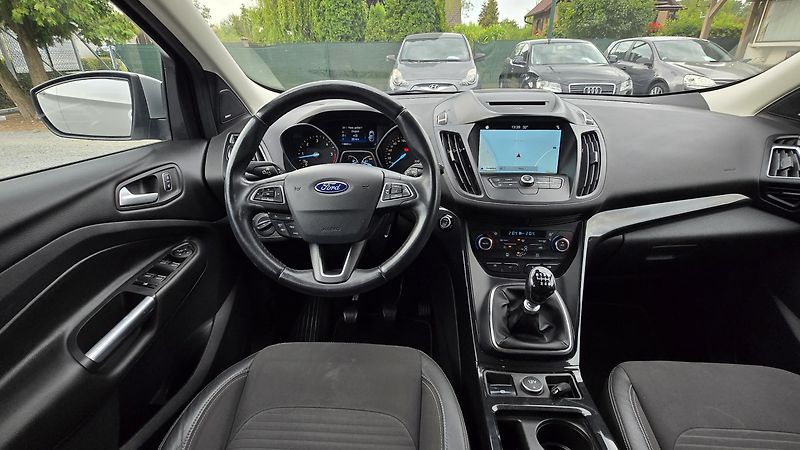 Ford Kuga 2.0TDCIi TITANIUM  110KW 1MAJ. - fotka 18 z 43