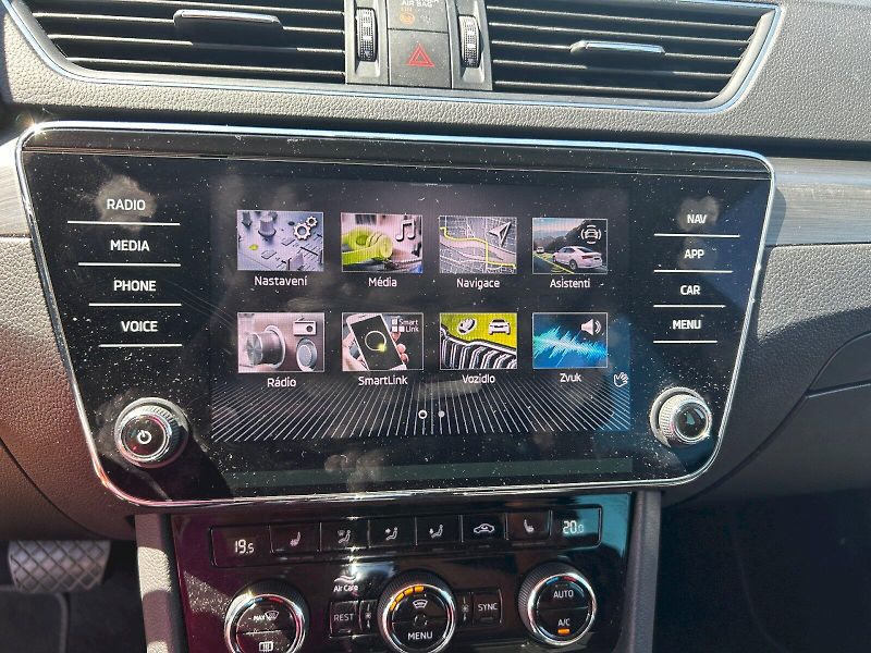 Škoda Superb (2023) COM GRT STY 4X4 TD 140/2.0 A7A - fotka 11 z 31