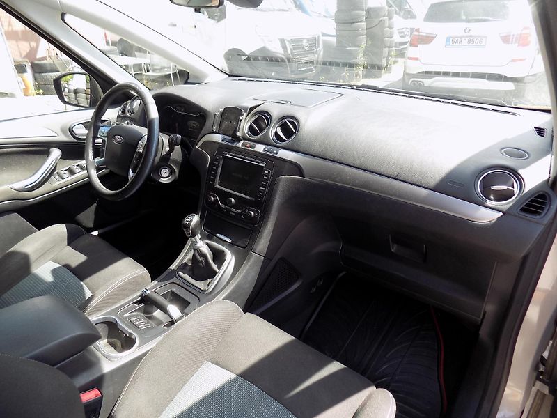 Ford S-MAX 2,0 TDCI 103 KW VÝHŘEV, TAŽNÉ - fotka 29 z 41