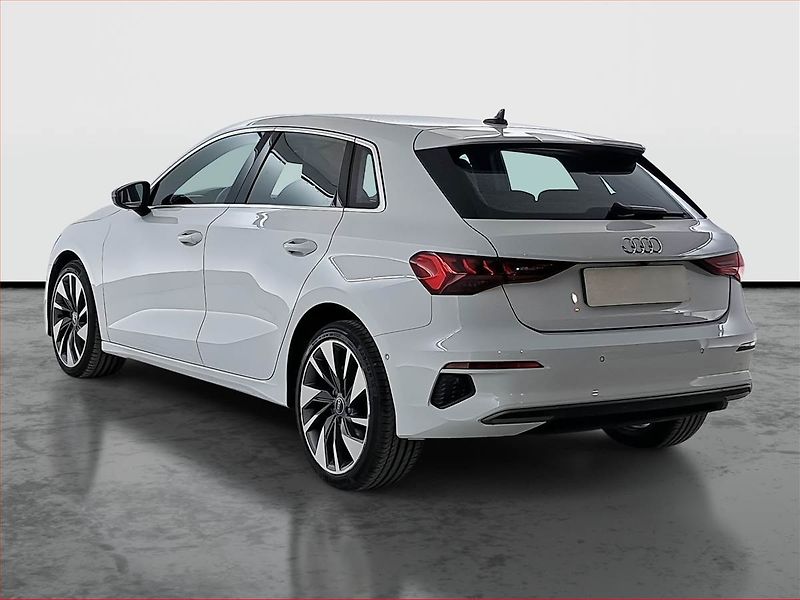 Audi A3 (2020) S-Line 30 TFSI - fotka 4 z 21