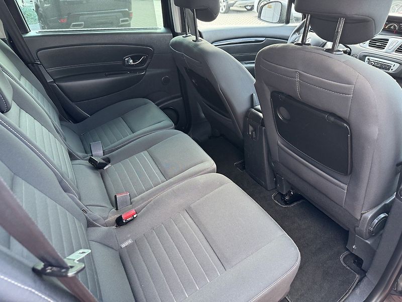 Renault Scénic (2014) 1.5dCi  Navi Digi Klima Bose - fotka 18 z 50