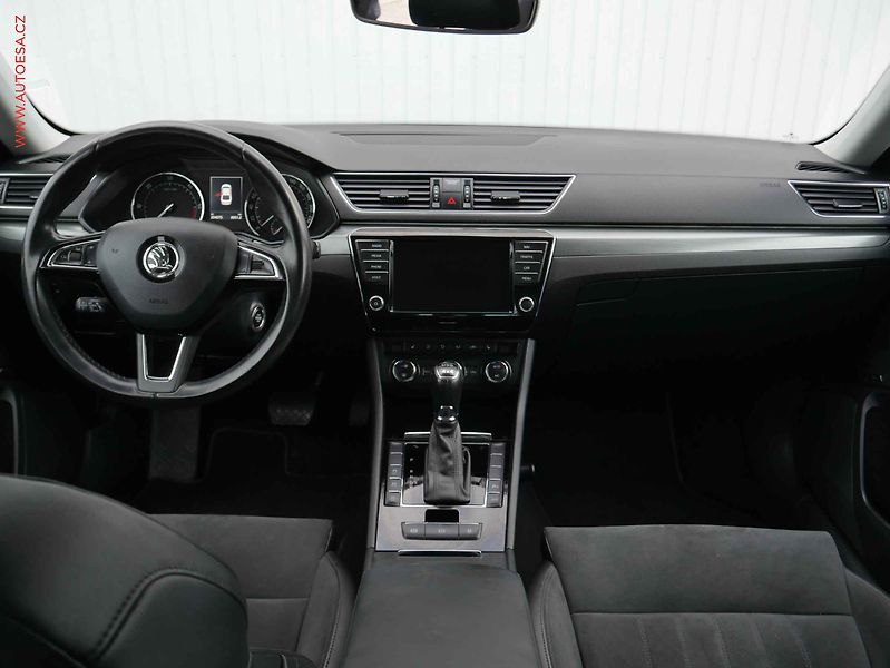 Škoda Superb (2015) 2.0 TDi 4x4, DSG, navi, bixen - fotka 8 z 20