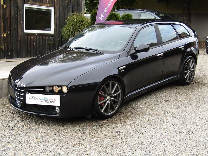 Alfa Romeo 159 (2009) 2.0JTD 125kW - fotka 1 z 33