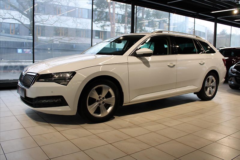 Škoda Superb TDi DSG Combi LED/DPH - fotka 3 z 27