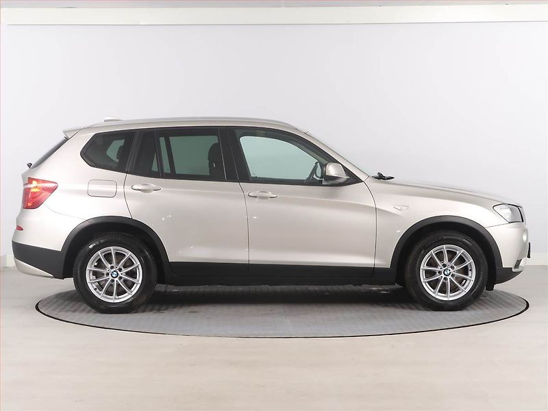 BMW X3 (2013) xDrive20d, 4X4, Kůže - fotka 6 z 19