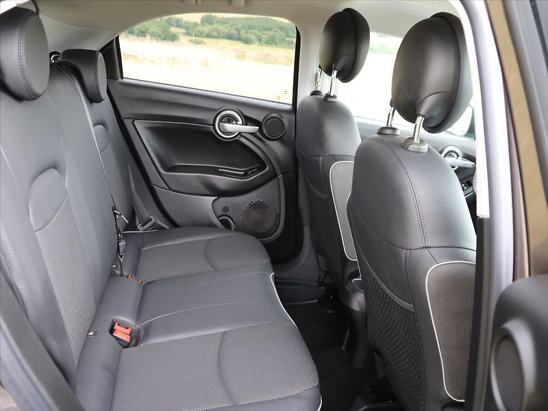 Fiat 500X 2,0 MJet 103kW 4x4 Aut.klima - fotka 13 z 35