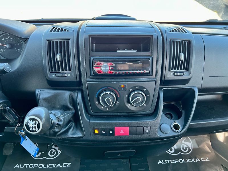 Peugeot Boxer (2015) 2.2d 96 kW 6 míst L3H2 - fotka 16 z 19