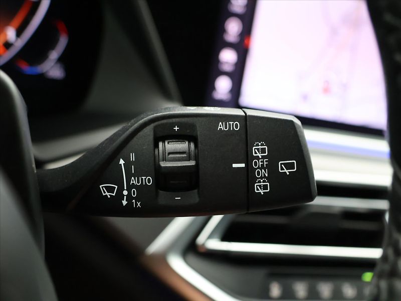 BMW X5 3,0 M50d 294kW CZ DPH FULL SER - fotka 21 z 38