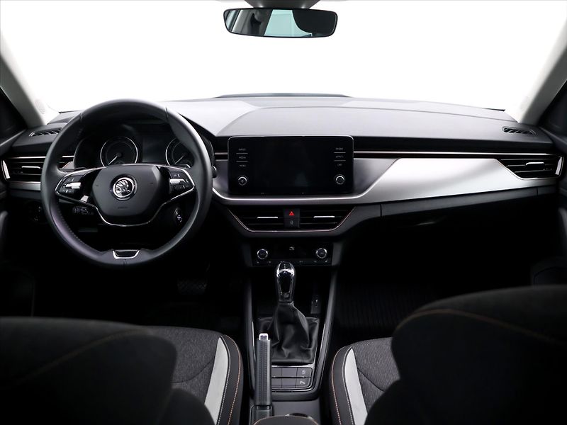 Škoda Kamiq 1.0 TSI 81kW DSG CZ Style - fotka 30 z 38