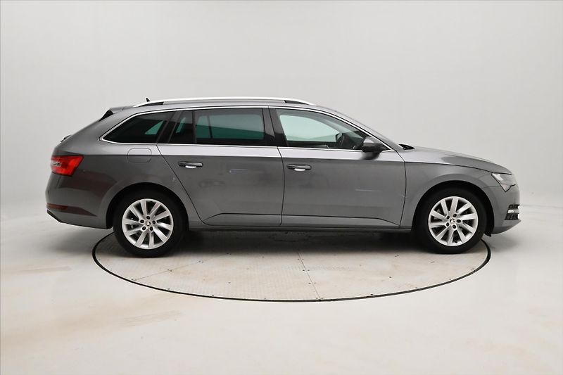 Škoda Superb 2,0 TDI 110kW DSG NAVIGACE Zár - fotka 4 z 30