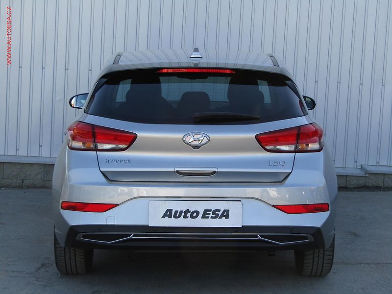 Hyundai i30 (2021) 1.0T-GDI, ČR, Smart, LED - fotka 5 z 20