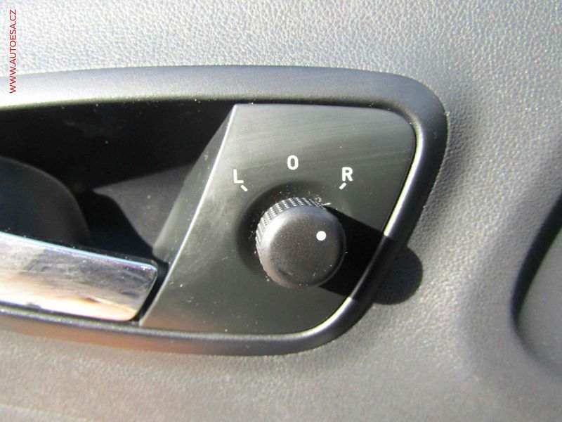 Seat Ibiza (2016) 1.2i, 2.maj,ČR, Xenon, AC, TZ - fotka 12 z 16