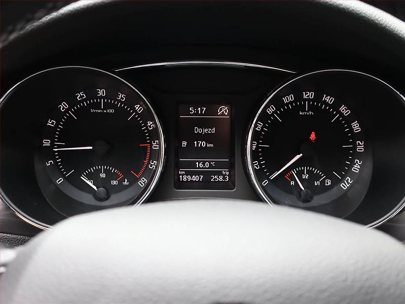 Škoda Superb (2013) Ambition 2.0 TDI, 4X4 - fotka 9 z 16