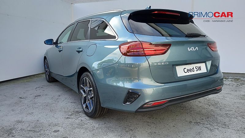 Kia Ceed SW (2024) 1,5 T-GDi TOP 7DCT Business - fotka 7 z 21