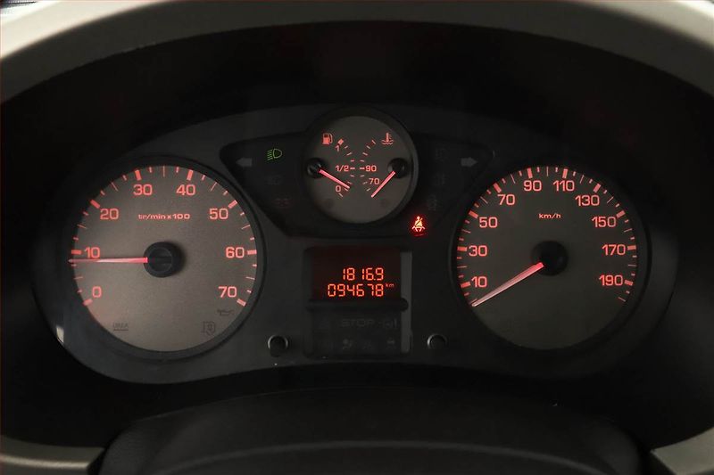 Citroën Berlingo (2015) XTR 1.6 HDi, 5Míst, ČR, 1Maj - fotka 8 z 10