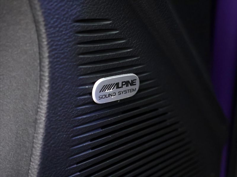 Dodge Challenger 5,7 V8 HEMI 277KW Aut.klima - fotka 17 z 31