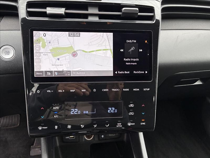 Hyundai Tucson 1.6 T-GDi HEV 48V Hybrid 4x4 - fotka 11 z 25