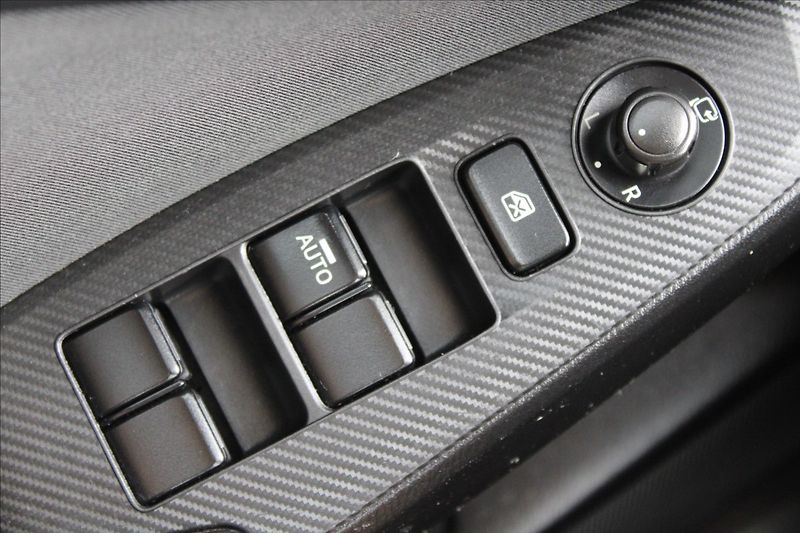 Mazda 3 2,0 SKYACTIV-G  VÝHŘEVY - fotka 19 z 25