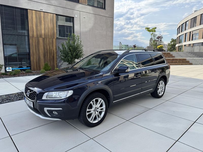 Volvo XC70 D5 SUMMUM 4x4 TAŽNÉ  - fotka 8 z 45