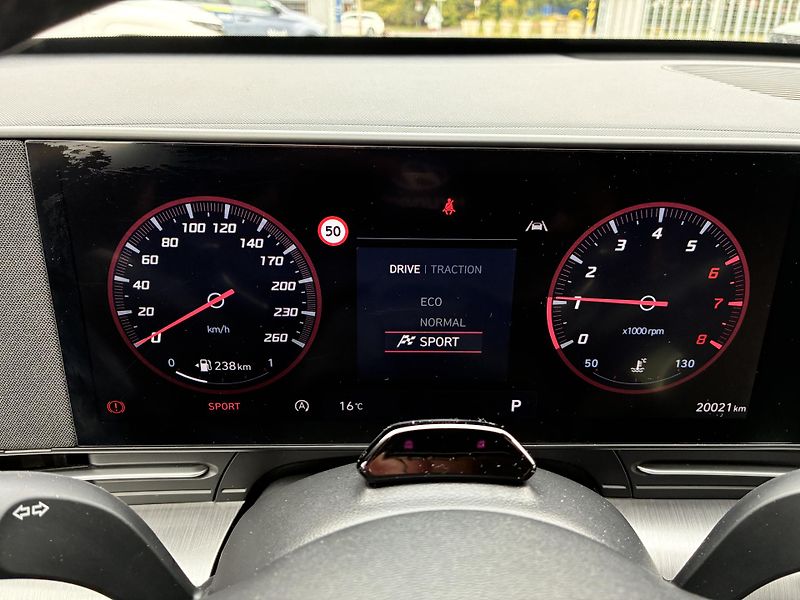 Hyundai Kona 1.0-88KW,AUTOMAT REZERVACE - fotka 28 z 34