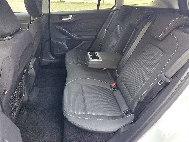 Ford Focus 1,5 EcoBoost 110kW AT Titanium - fotka 10 z 22