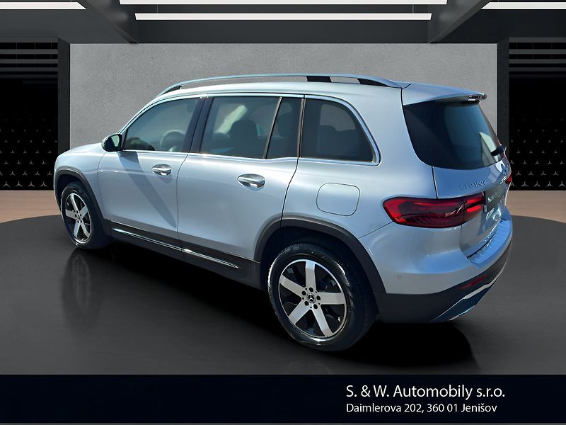 Mercedes-Benz GLB 180 d - fotka 7 z 26