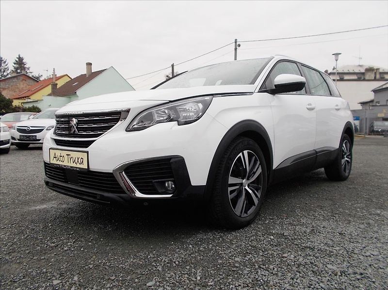 Peugeot 5008 ACTIVE 1.6 BlueHDi 120 7-míst - fotka 29 z 46