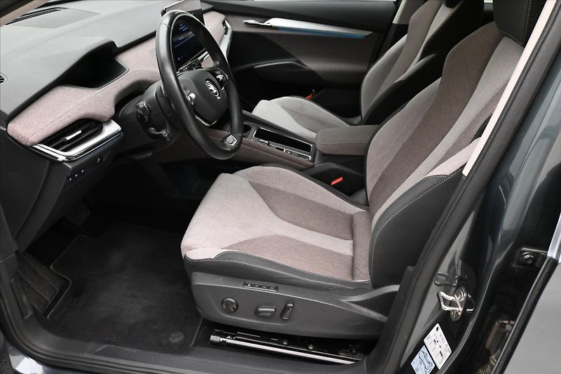 Škoda Enyaq iV 60 132kW SOH 92% FIRST Edit - fotka 12 z 26