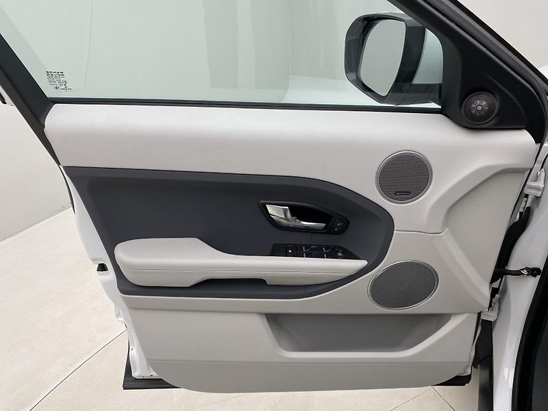 Land Rover Range Rover Evoque SD4 AWD AUT CZ REZERVACE - fotka 7 z 35
