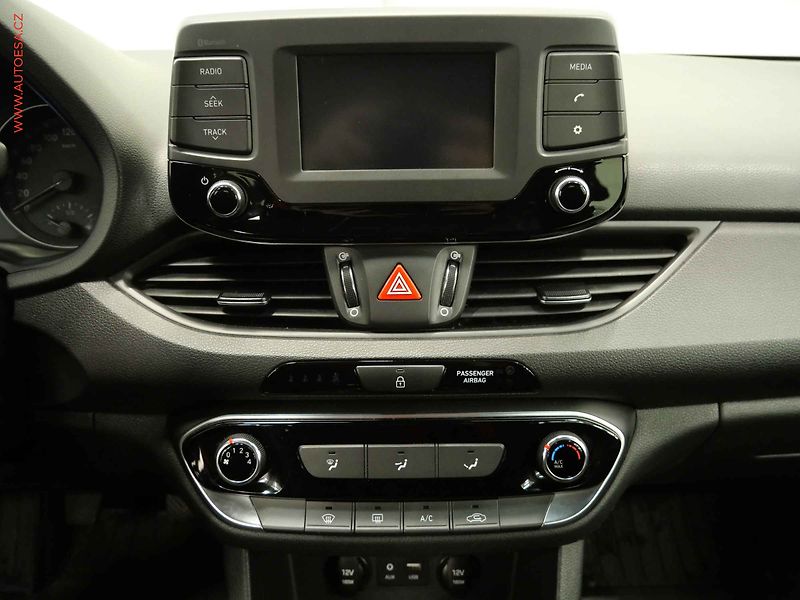 Hyundai i30 (2018) 1.4 T-GDi, ČR, TZ, ČR - fotka 13 z 22