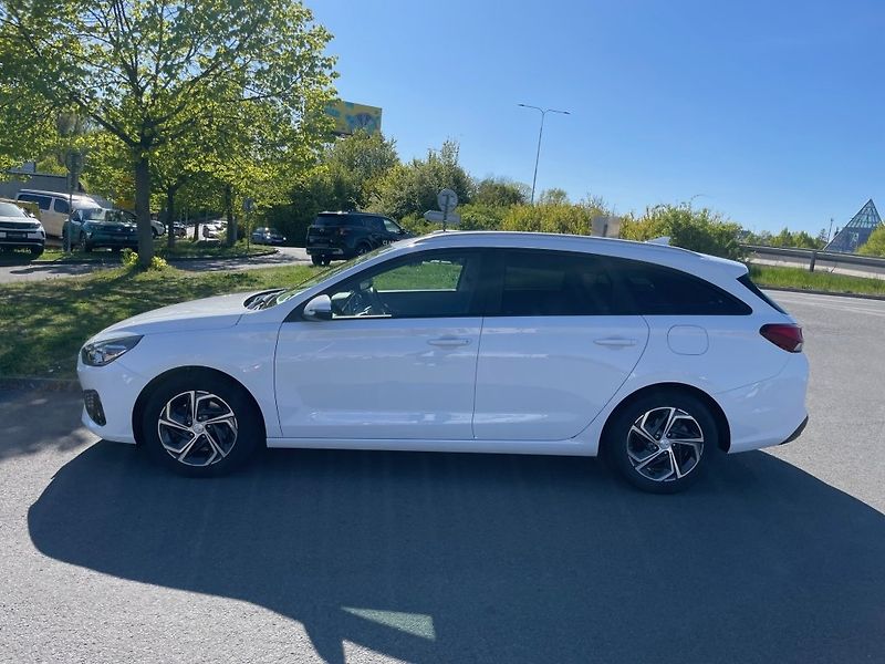 Hyundai i30 1,0 T-GDi Family Comfort, ČR - fotka 2 z 34