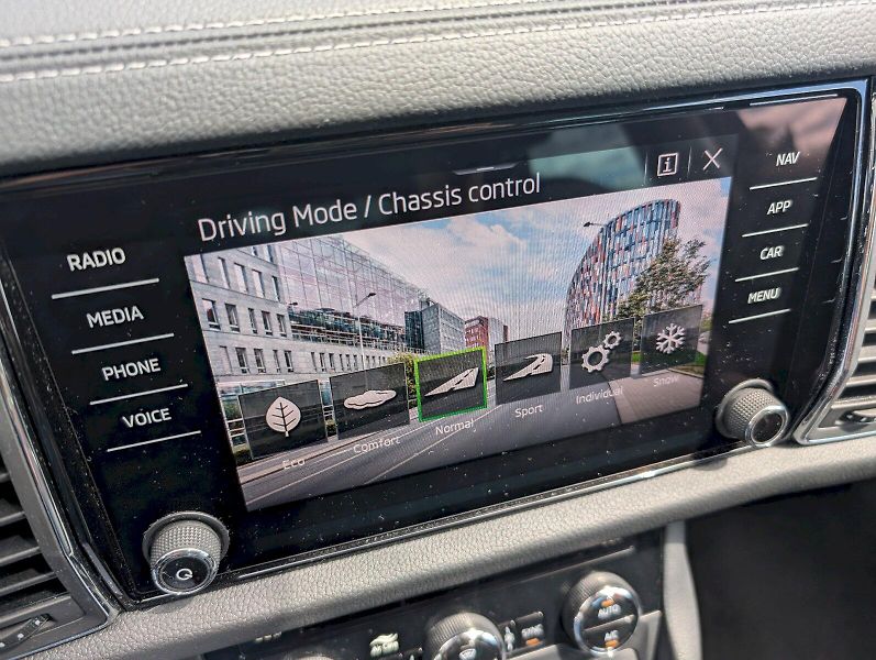 Škoda Kodiaq (2023) 2,0 TDI / 110 kW DSG 4x4 Lauri - fotka 18 z 30
