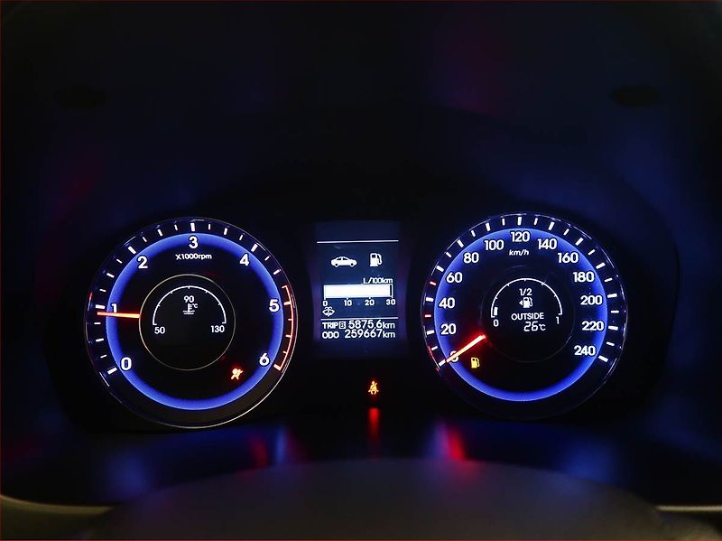 Hyundai i40 (2012) 1.7 CRDI, Tempomat - fotka 11 z 16