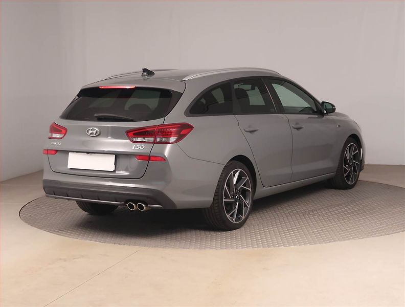 Hyundai i30 (2023) N-Line 1.5 T-GDI - fotka 5 z 19