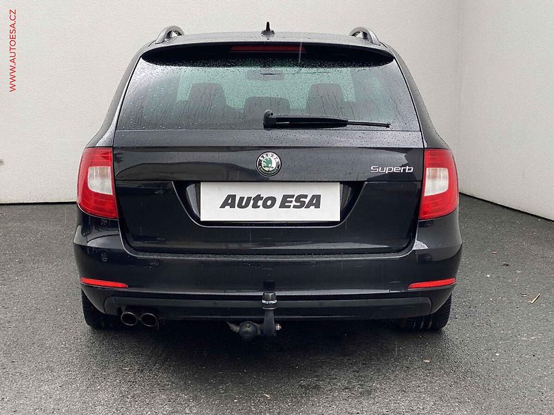 Škoda Superb (2012) 2.0 TDi 4x4, Elegance, TZ - fotka 5 z 21