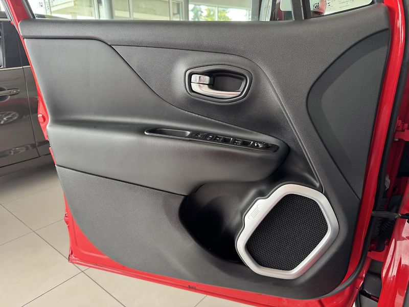 Jeep Renegade 2,0M-Jet 4WD*AUT*KeyLess*Navi - fotka 27 z 32