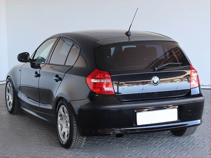 BMW Řada 1 (2011) 116d - fotka 4 z 18