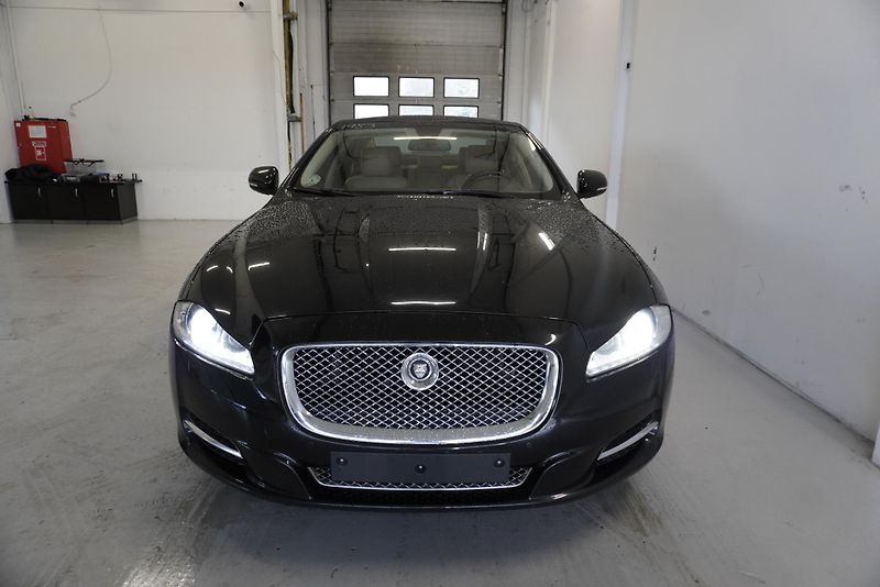 Jaguar XJ XJ  3,0D - fotka 2 z 33