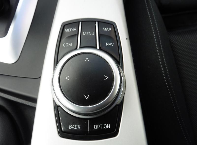 BMW Řada 3 320d xDrive Advantage Touring - fotka 13 z 18