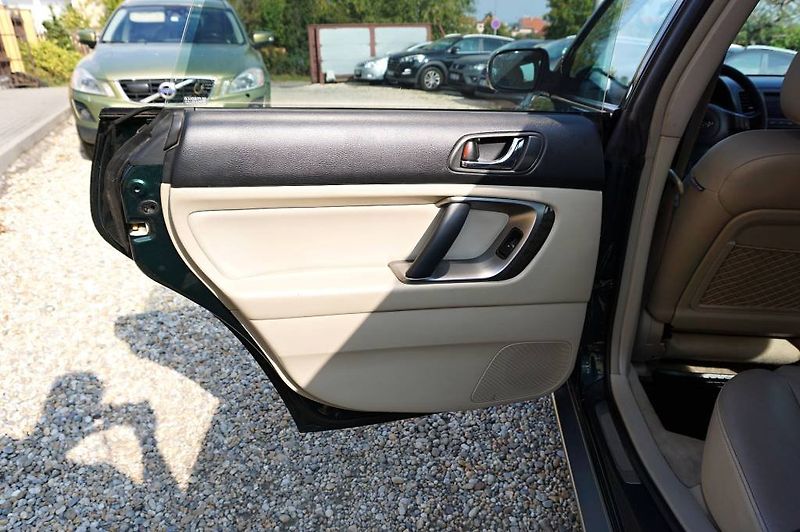 Subaru Outback (2004) 3,0R  H6 180 kW - fotka 20 z 52