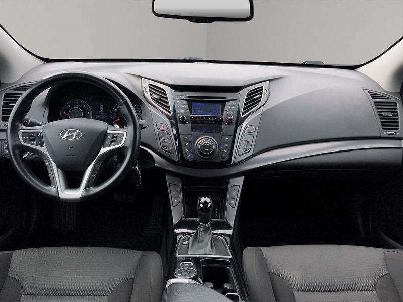 Hyundai i40 (2015) 1.7 CRDi 100kW, A/T, ČR, 1. Ma - fotka 9 z 26