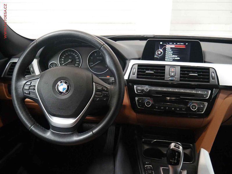 BMW Řada 3 (2016) 2.0 TDI GT, AT, LED, kůže - fotka 11 z 23