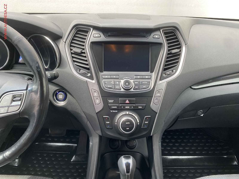Hyundai Santa Fe (2014) 2.2 CRDi 4x4, ČR, AT, navi - fotka 12 z 18